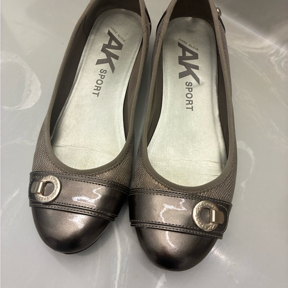 Anne Klein Women's Silver and Gray Loafers